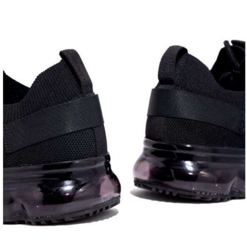 !! NEW !! Slip On Flyknit Sneakers in Black - Picture 5 of 10